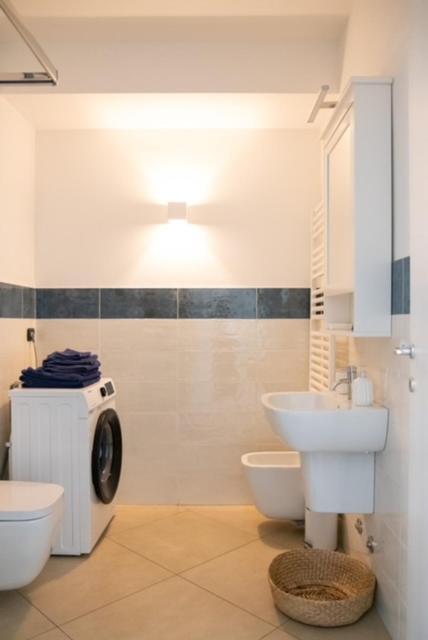 Appartement Grande Monolocale Con Parcheggio Interrato Incluso à Gênes Extérieur photo